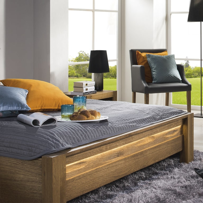 Łóżko drewniane z pojemnikiem czy bez?